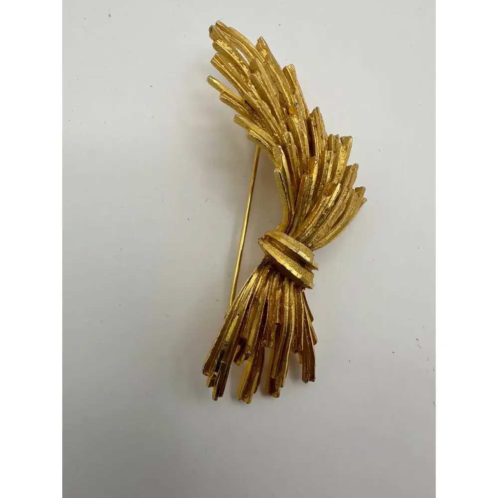 Vintage BSK Signed Gold Tone Bundled Wheat Stalks Brooch Pin
